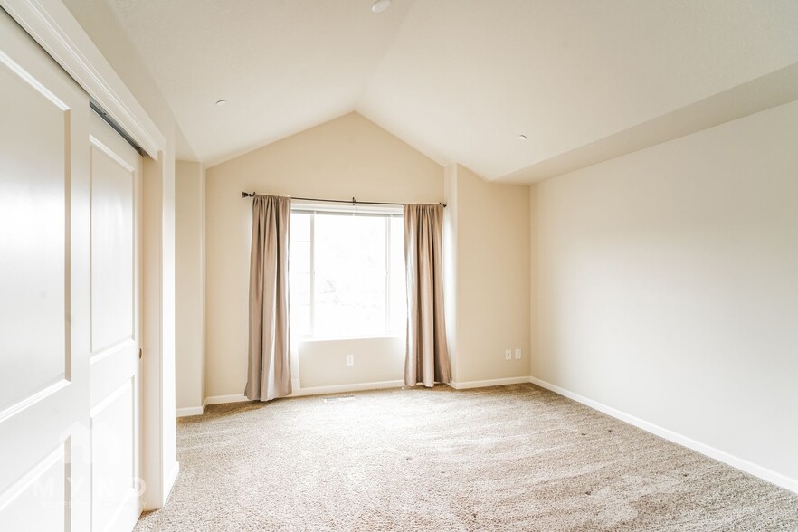 Building Photo - 13518 SW Beach Plum Terrace