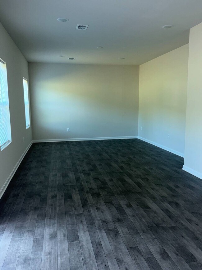 Building Photo - 154 Scoter Rd