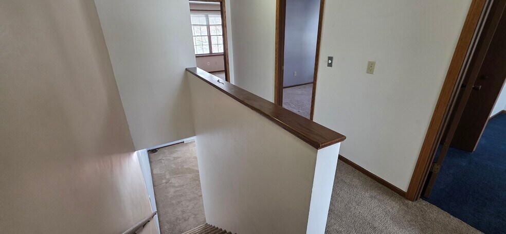 Building Photo - 5635 London Dr