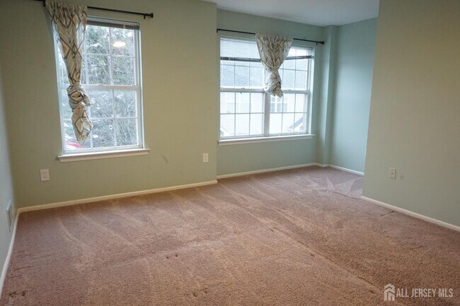 Building Photo - 160 Vasser Dr