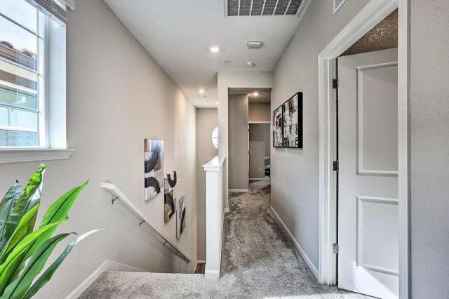 Building Photo - 3 bedroom in Roseville CA 95747