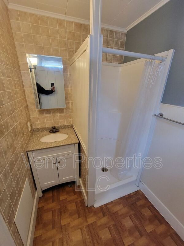 Building Photo - 16 2nd St