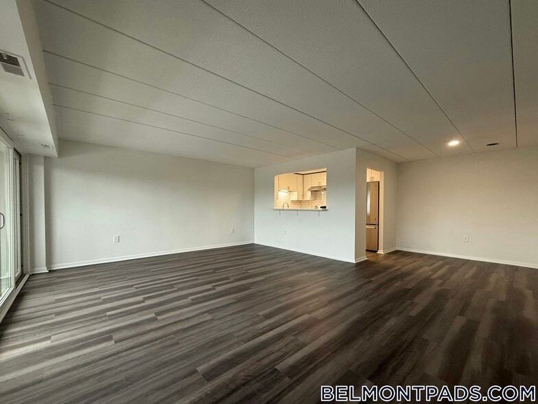 Building Photo - 53 Hill Rd