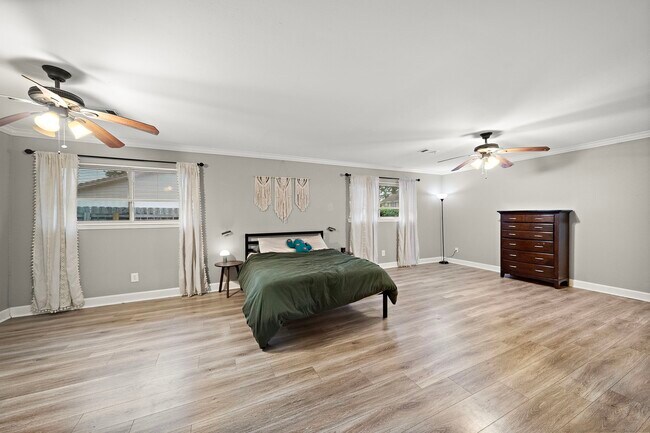 Building Photo - 10211 Cantertrot Dr