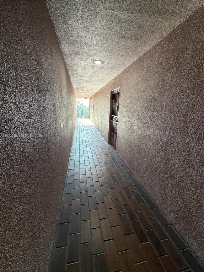 Building Photo - 605 NW 72nd Ave