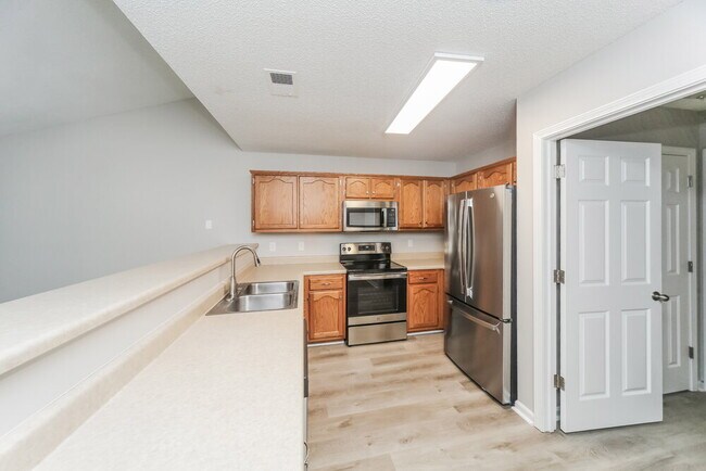 Building Photo - 1679 Central Trails Dr