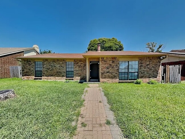 Primary Photo - 1513 Coffeyville Trail
