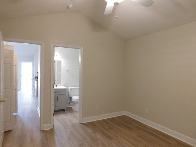 Building Photo - 221 Churchill Court - located in the Townes at Flamingo Oaks