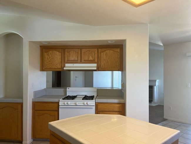 Building Photo - 950 Geneva Dr