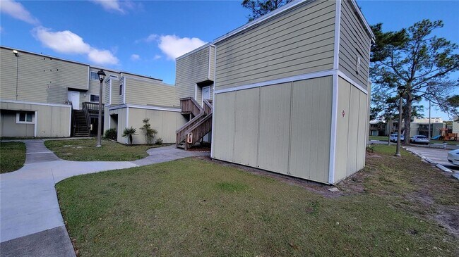 Building Photo - 261 Scottsdale Square