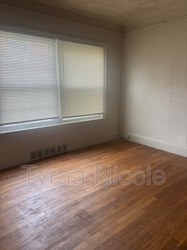Building Photo - 1200 Lenox St