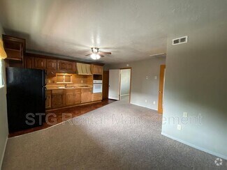Building Photo - 145 E 500 S
