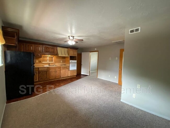 Primary Photo - 145 E 500 S