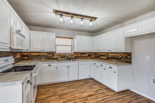 Building Photo - 2412 Heads And Tails Ln