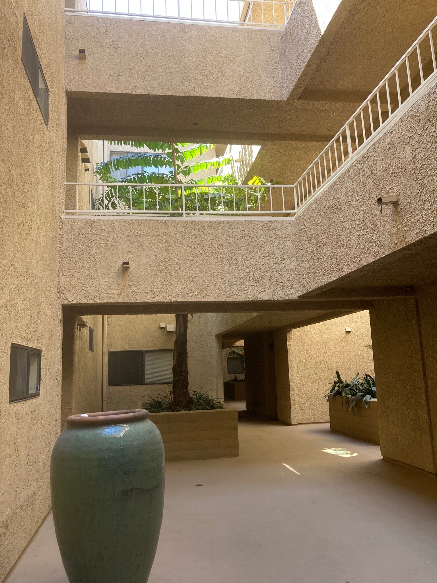 Building Photo - 550 Orange Ave