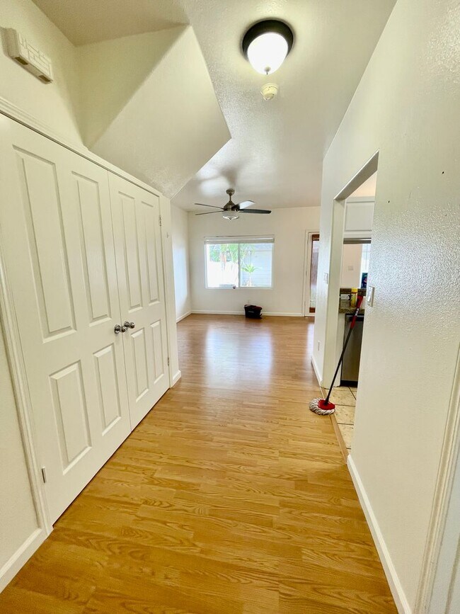 Building Photo - Ocen Pointe Potenial 3 Bedroom Home for Re...