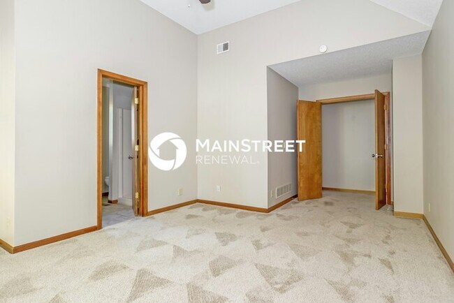 Building Photo - 4 Bedroom Pet-Friendly Home in Olathe, KS ...
