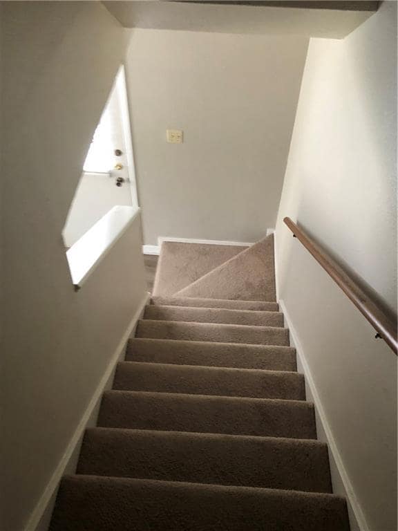 Building Photo - 9100 Mountain Ridge Dr