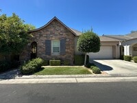Building Photo - 5541 N Plum Ln