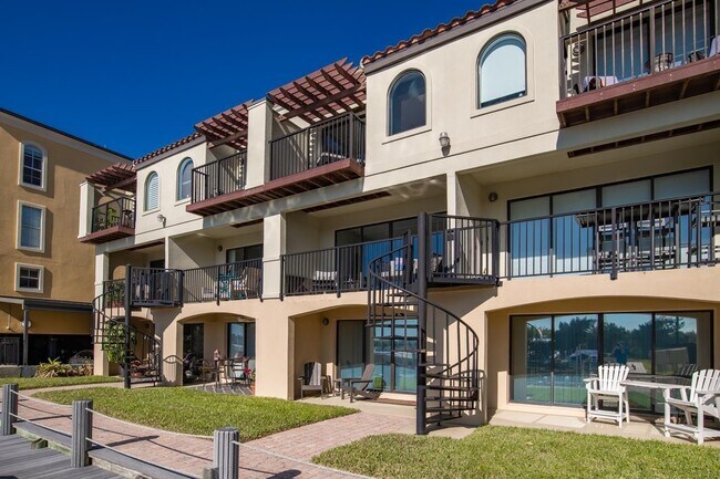 Building Photo - 120 Sunset Harbor Way