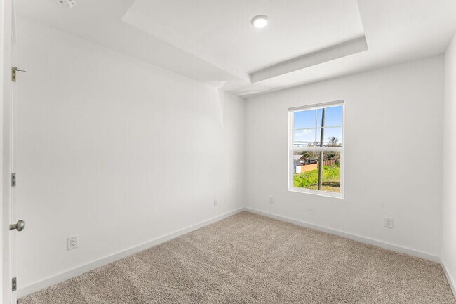 Building Photo - 409 N Gay Ave