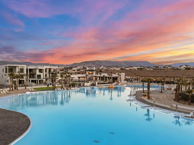 Building Photo - 491 W Bronze Ridge PI