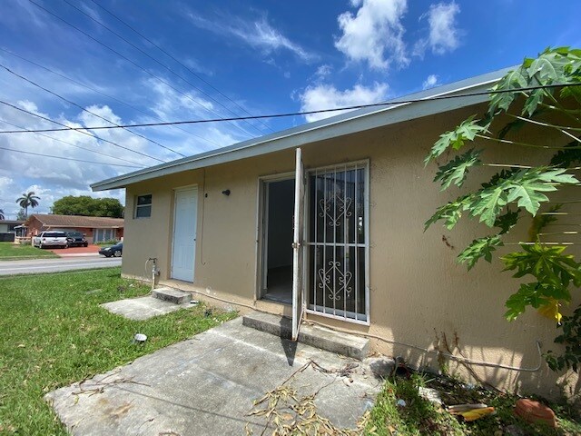 Building Photo - 2746 Johnson St