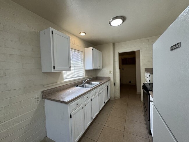 Building Photo - 2 Bedroom in central Tucson