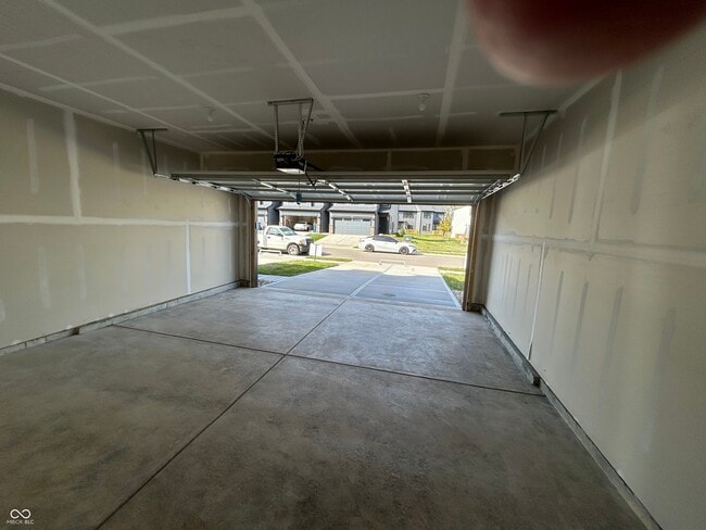 Building Photo - 9755 Behner Dr
