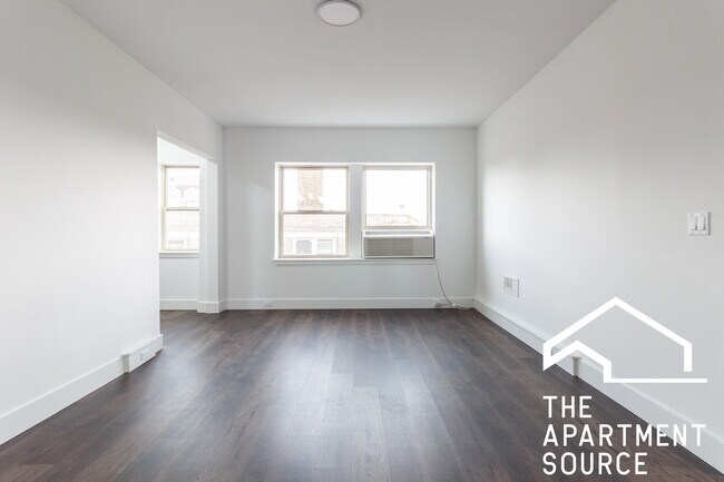 Building Photo - 1555 W Hollywood Ave
