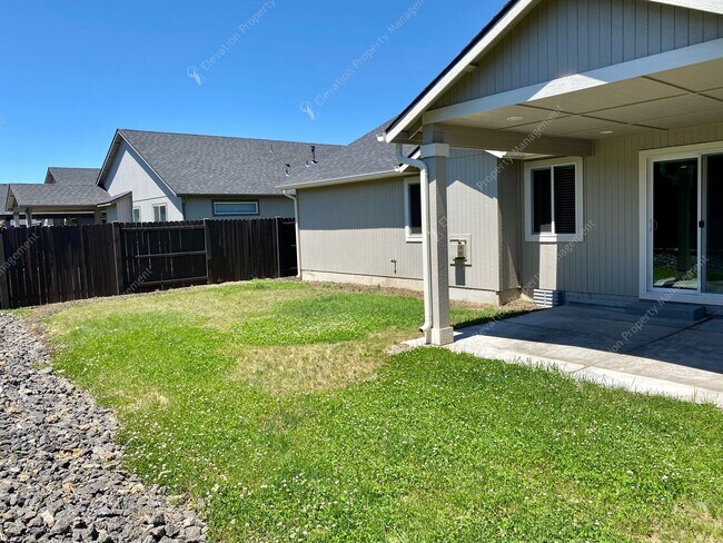 Building Photo - Charming 3-Bedroom, 2-Bath NW Redmond Home