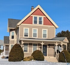 Building Photo - 345 Main St