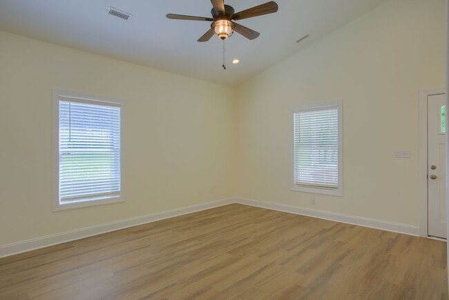 Building Photo - 515 Peru Rd