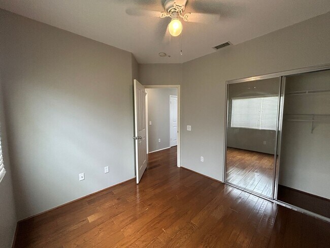 Building Photo - Bright & Airy 3-Bedroom Townhome in Ewa Be...