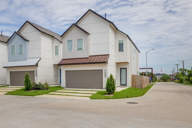 Building Photo - 4402 Santorini Ln