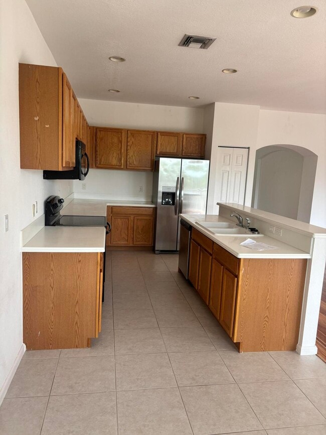 Building Photo - 7534 SW Herrington Ln