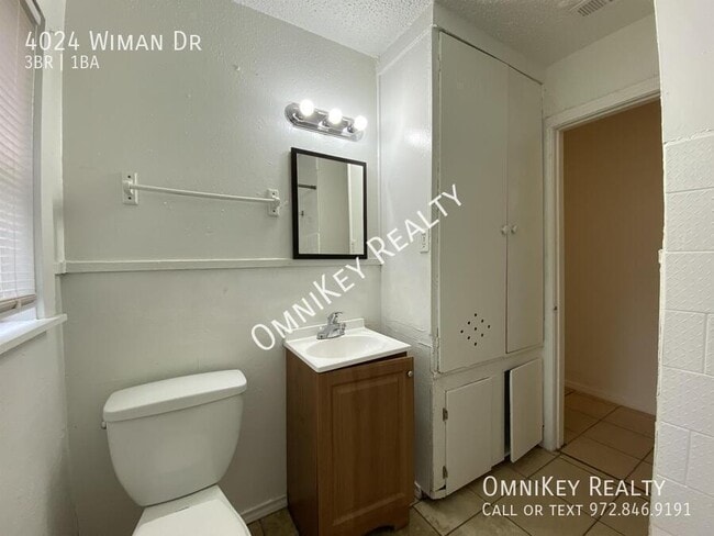 Building Photo - 4024 Wiman Dr
