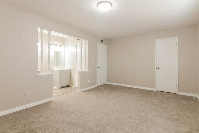 Building Photo - 1313 Timberview Dr