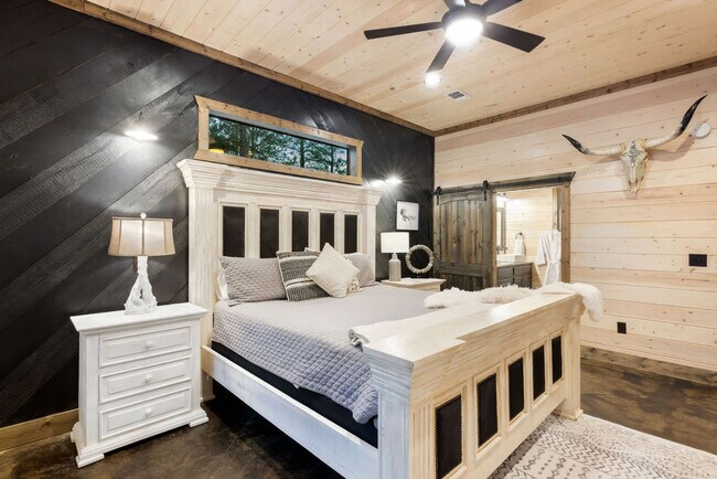 Building Photo - 222 Lost Creek Trl