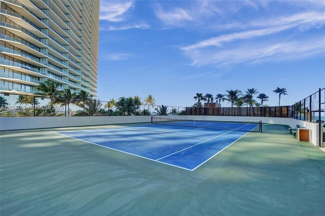 Building Photo - 18911 Collins Ave