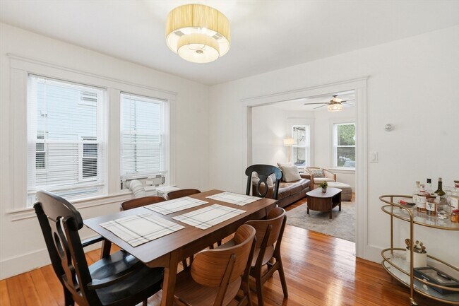 Building Photo - 31 Quimby St
