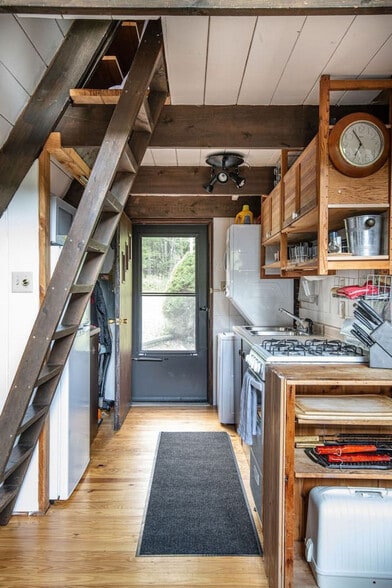 Building Photo - 614 Sanford Hollow Rd