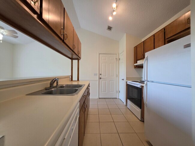 Building Photo - 2289 Estate Cir