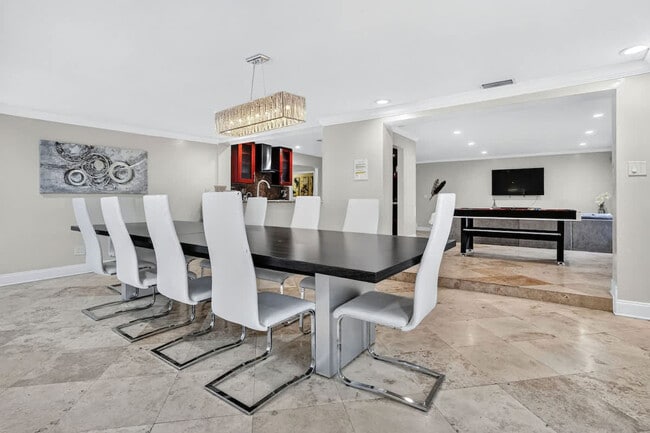 Building Photo - 2423 NE 202nd St