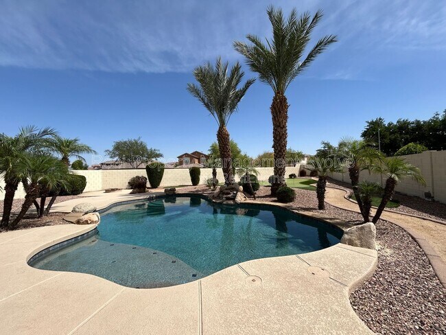 Building Photo - 9707 S 45th Ave