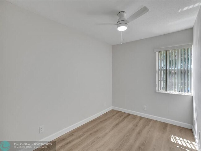 Building Photo - 8503 NW 35th Ct