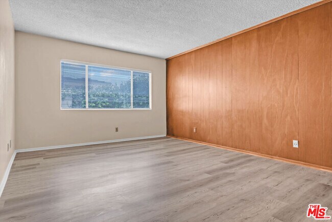 Building Photo - 732 Lorraine Blvd