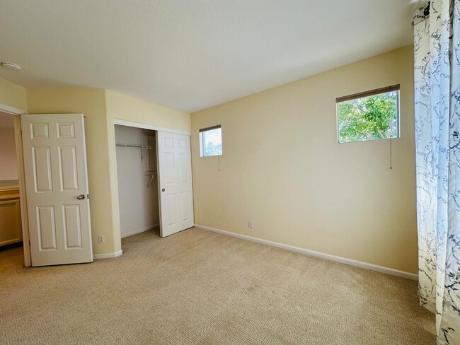 Building Photo - 34117 Songbird Terrace