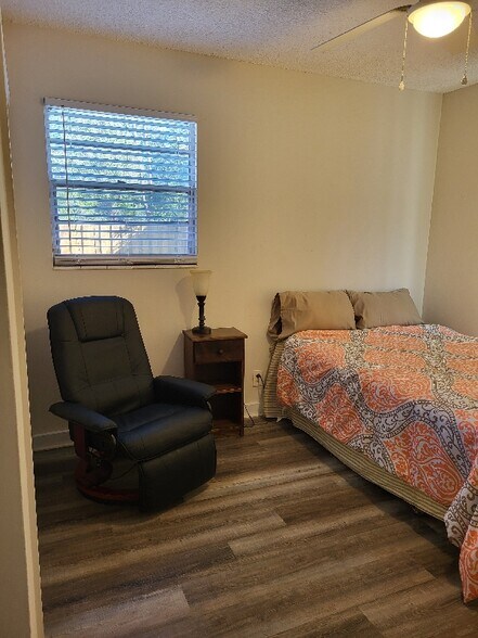 Building Photo - 7086 Queen of Hearts Ct