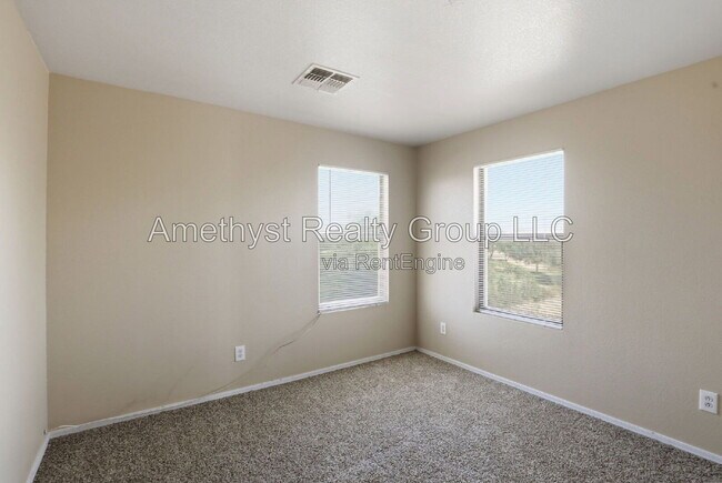 Building Photo - 5931 W Albeniz Pl